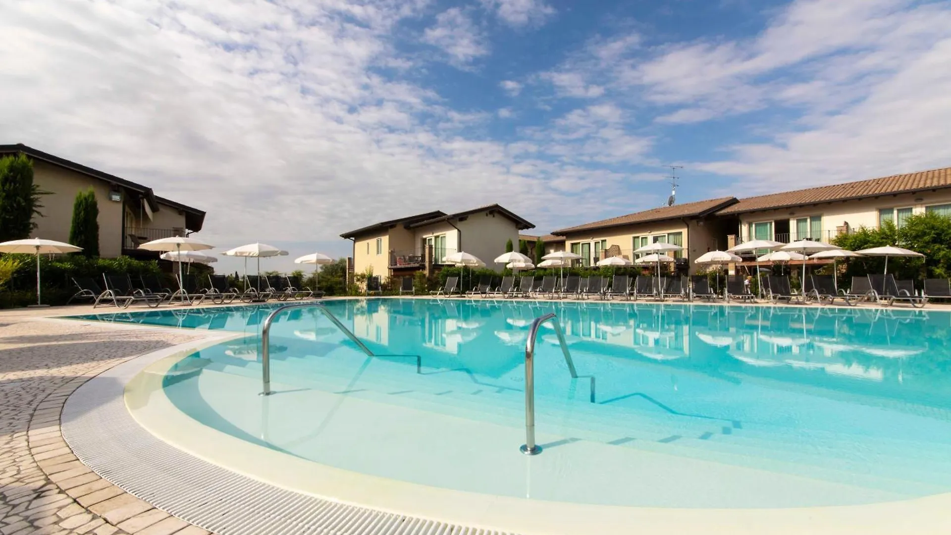 Lake Garda Resort Moniga del Garda 4*,