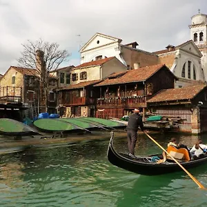 Ubytování v soukromí Renato House