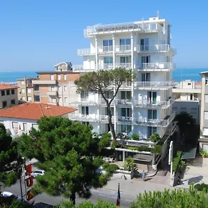 Bracciotti 3* Lido di Camaiore
