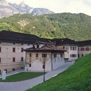appartamenti-palazzo-lazzaris-costantini-dolomiti-del-cadore.hotelinveneto.com/